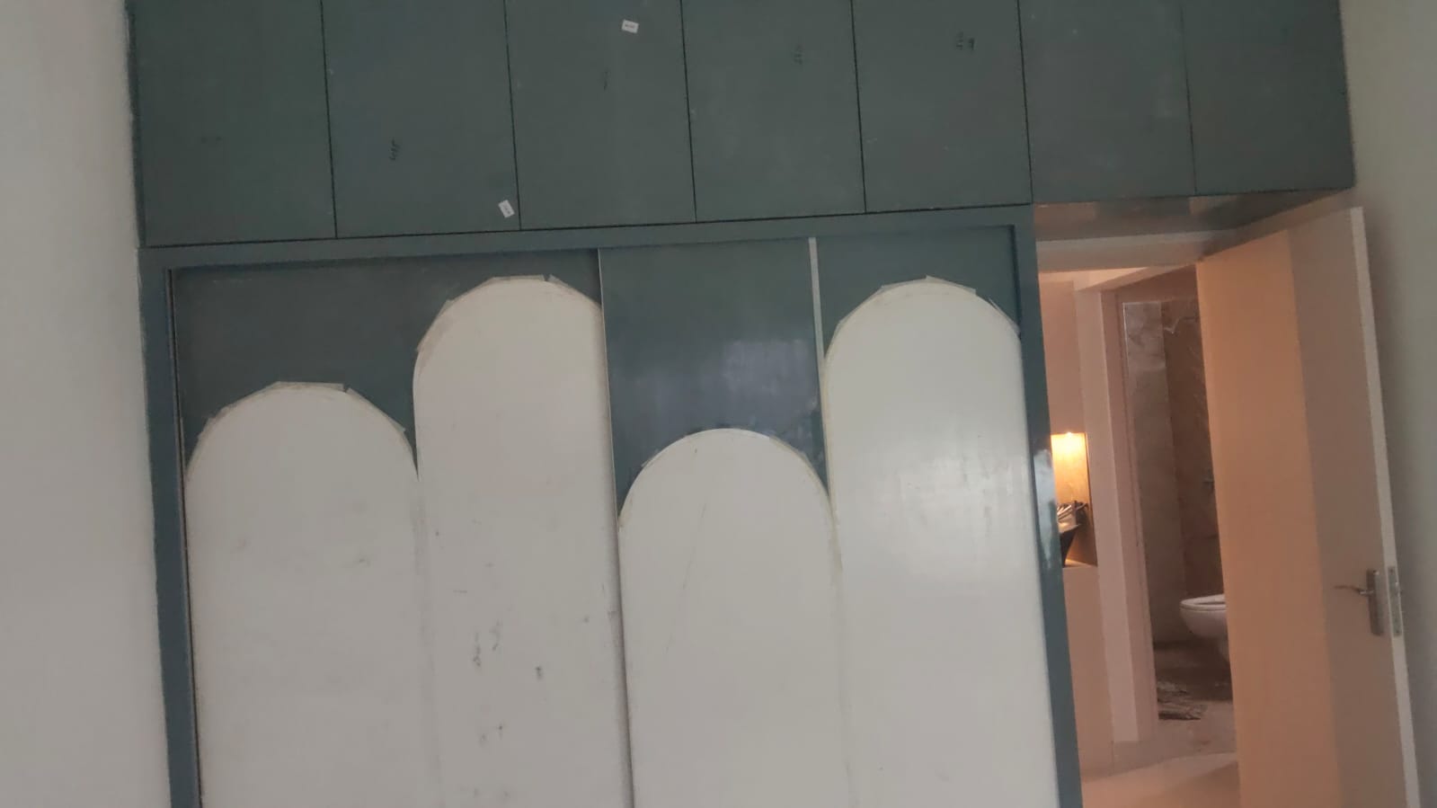 Interior 4